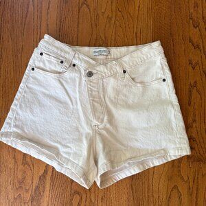Abercrombie & Fitch High Rise 90s Cutoff Short